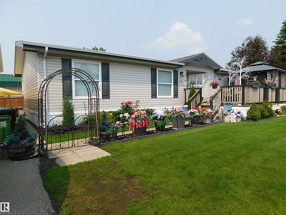 4th image of 45 Crystal Cres NW