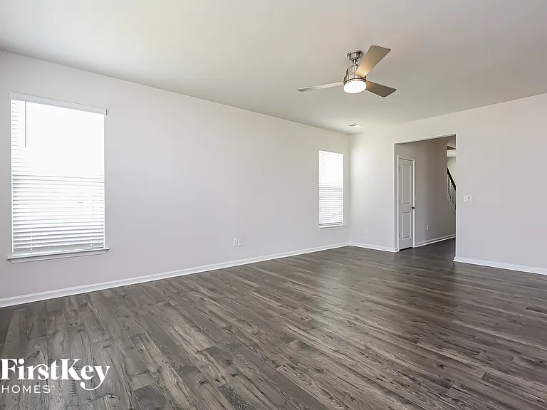 12 Ramblehurst Rd — Photo 4