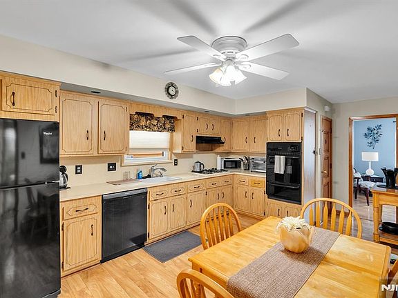 5th image of 152 Devon Terrace