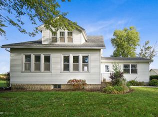 648 E Eagle Lake Rd, Beecher, IL 60401