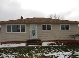 32300 Knobel St, Willowick, OH 44095