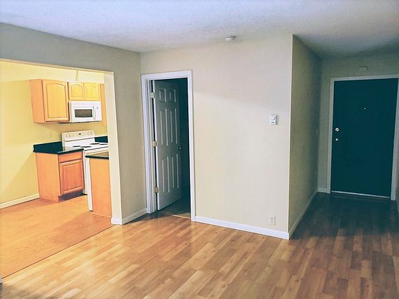 3rd image of 1001 Taylor Ave N #Tyg1