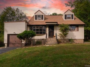 160 E Willow Tree Rd, Spring Valley, NY 10977
