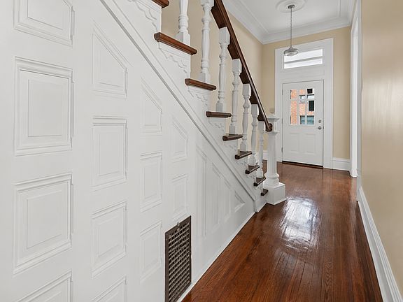 5th image of 1005 Sheffield St Floor 2