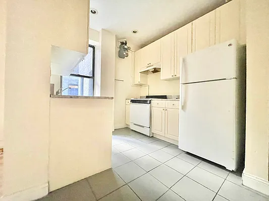 Rented by City Connections Realty | media 19