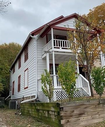 3rd image of 213 S Crysler Ave