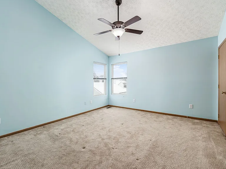 135 Saratoga St — Photo 17