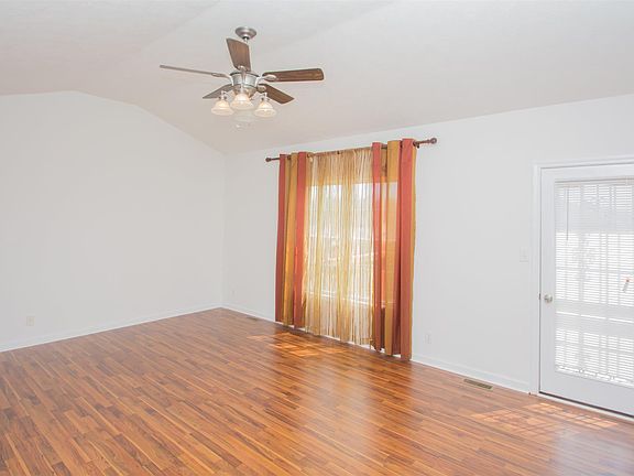 2nd image of 1660 Apache Way