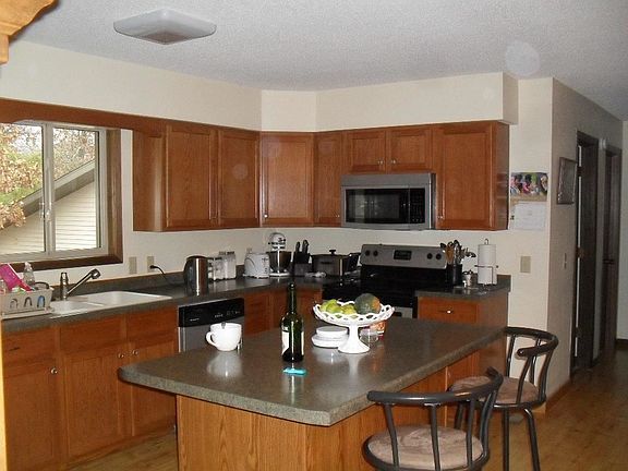 4th image of 431 16th Ave