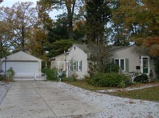 214 S Point Dr, Avon Lake, OH