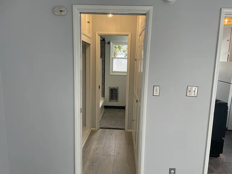 2024 Argyle Ave #E — Photo 7