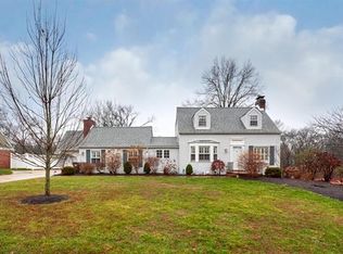 6 Windsor Ln, Saint Louis, MO 63122