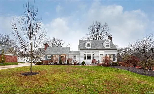 6 Windsor Ln photo 1