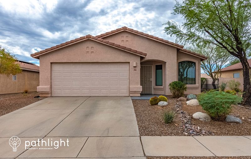 1st image of 8370 N Sayante Way
