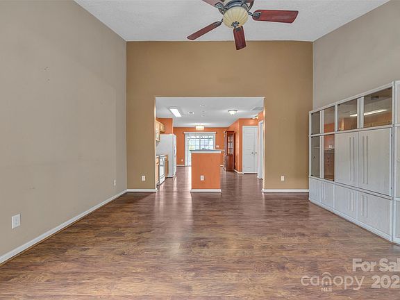 3rd image of 2008 Taras Trace Dr