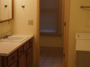 26 3rd Ave NW, Waukon, IA 52172