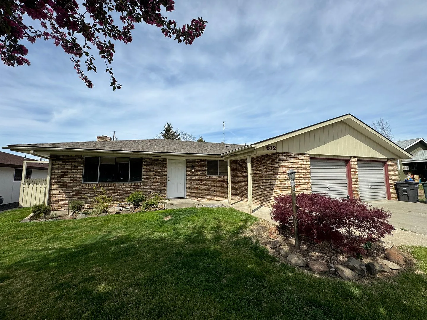 Non-Refundable & Security Deposit Total: $1800.00 — Photo 1