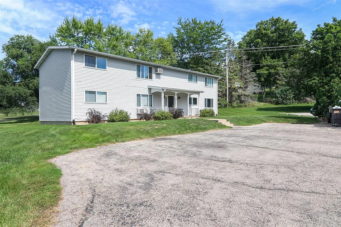 512 S Main St, Deerfield, WI 53531 — Photo 2