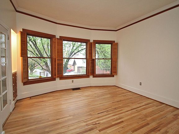 4th image of 1820 SW Main St #Lwr