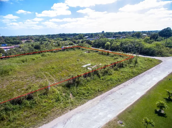 21151 SW 160th St, Miami, FL 33187