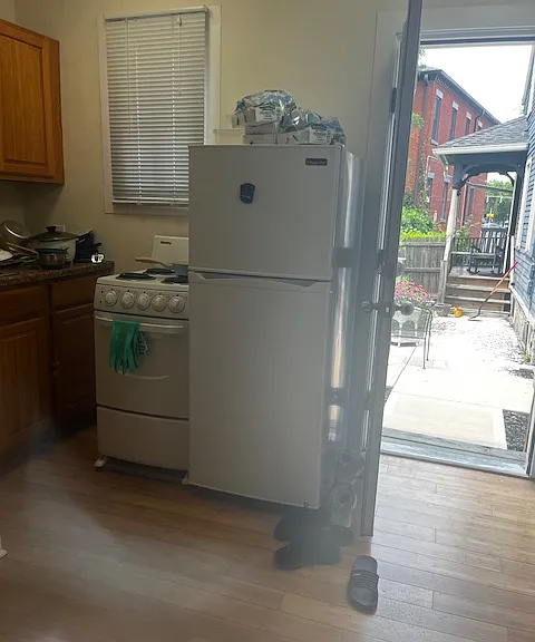 125 Gibbs St #13 — Photo 6