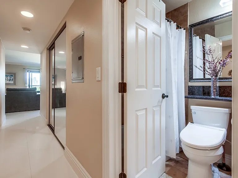 525 Marine St #1 — Photo 8