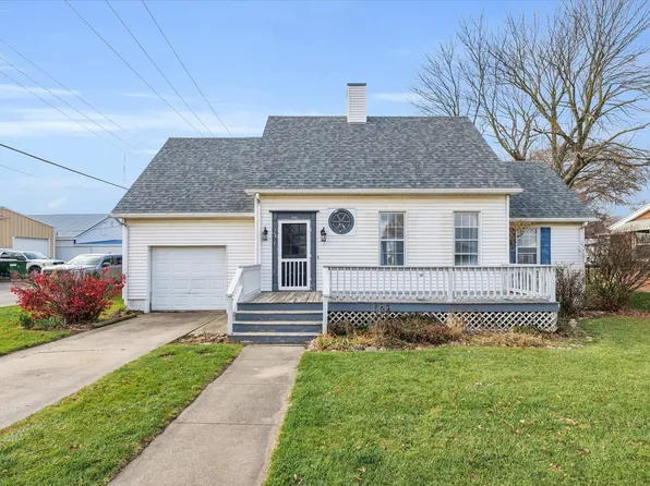 302 N 1st St, Cissna Park, IL 60924