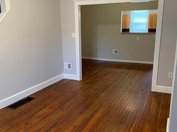 2nd image of 2143 W Grange Ave