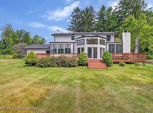 10 Lakeside Dr, Clarks Summit, PA 18411