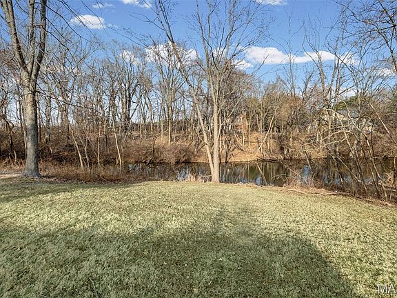 5th image of 10 Ginger Lake Dr W