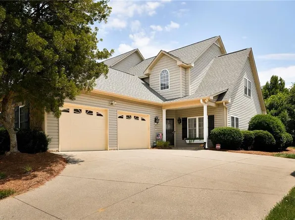 1074 Muirfield Ave, Clemmons, NC 27012