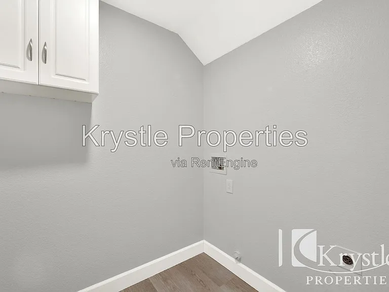824 Cedarcrest Dr — Photo 28