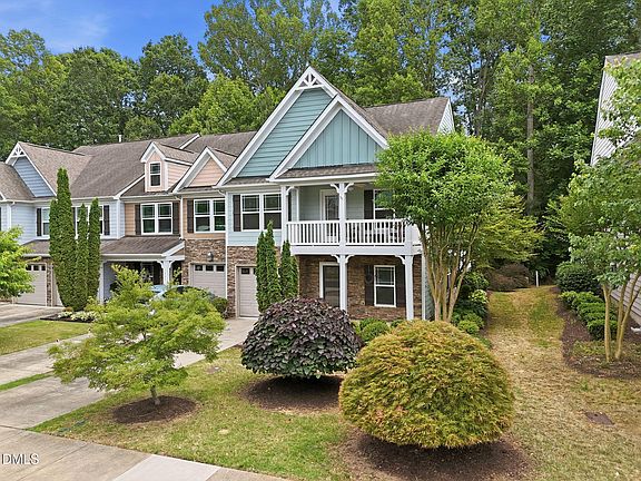 3rd image of 1905 Bartlett Cir