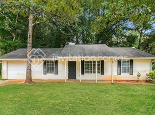 225 Woodcrest Dr, Covington, GA 30016