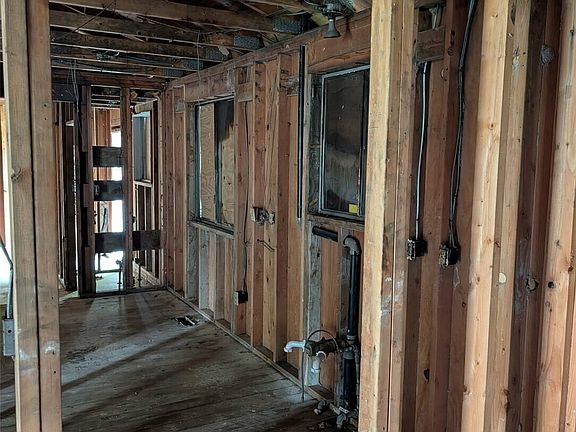 4th image of 4057 E Spokane Street