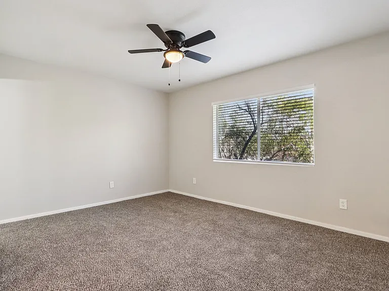 407 N Williams — Photo 23