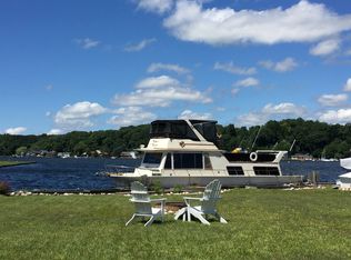 5330 W Longbridge Rd, Pentwater, MI 49449