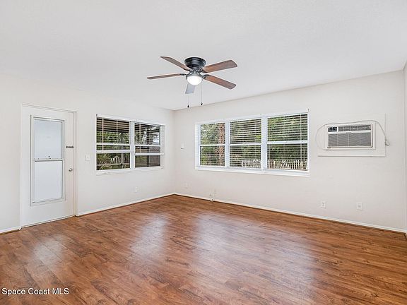 5th image of 738 Japonica Dr