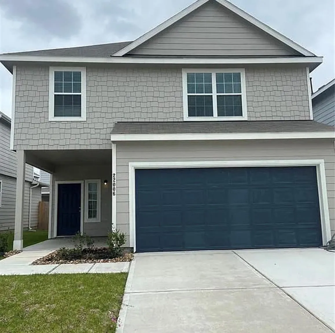 4 bed, 2.5 bath, 2065 sqft, $2,300 — Photo 1