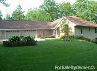 W9121 Moonshine Hill Rd, Crivitz, WI 54114