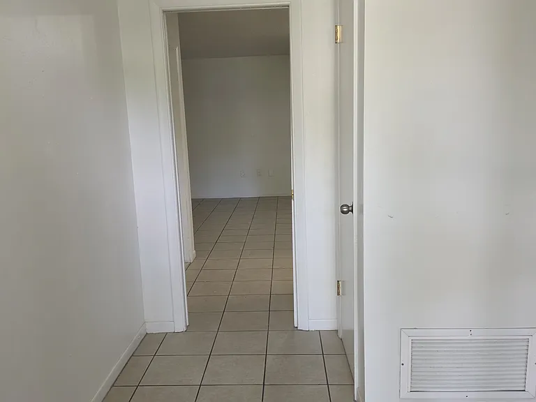 618 Banderas Ave — Photo 5