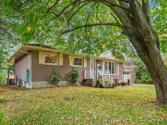 3rd image of 413 Maple Ridge Dr