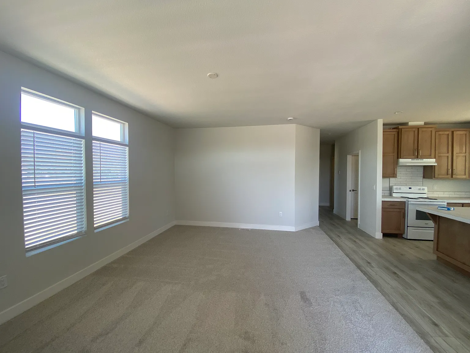 3 bed, 1344 sqft, $2,100 — Photo 4