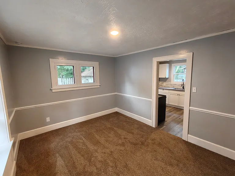 143 Brighton Dr — Photo 8