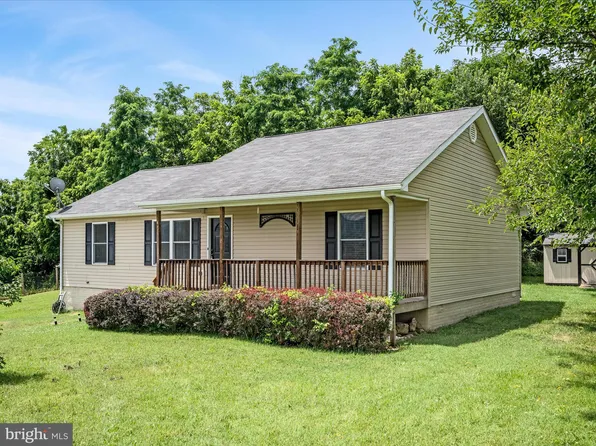 451 N Summit Ave, Woodstock, VA 22664