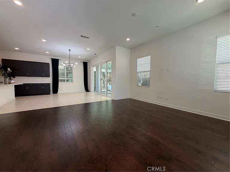 802 Beacon — Photo 3