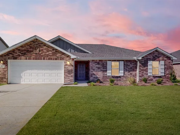 114 Cooper Dr, Cleburne, TX 76031