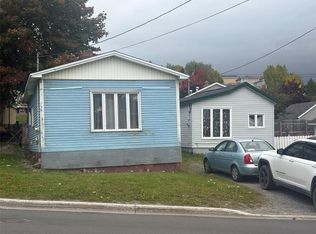 42 A Poplar Rd, Corner Brook, NL A2H4T7