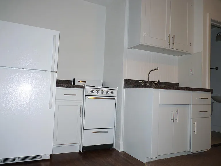 2621 Fairmont Pkwy #4 — Photo 4