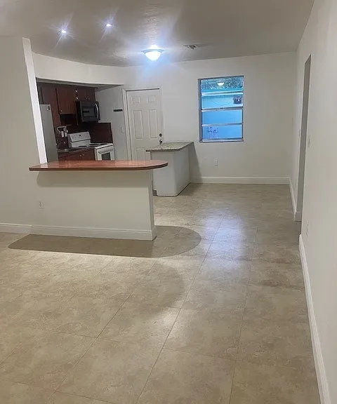 2362 NW 32nd St — Photo 7